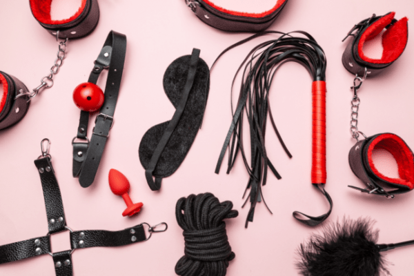 a beginner friendly guide to BDSM by lola jean